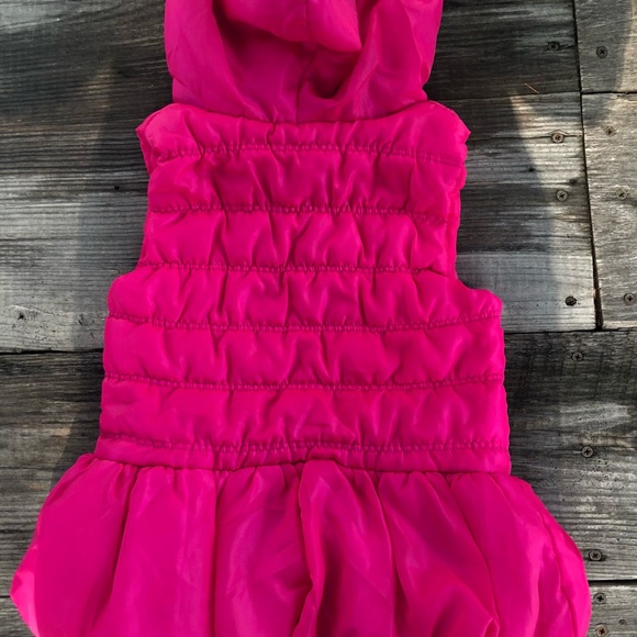 SOLD ! Lilly Wicket hot pink puffer vest. - Picture 2 of 5